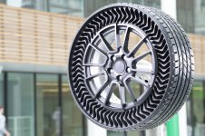 uptis_tire_6.jpg
