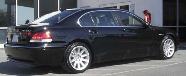 blackbmw7.jpg