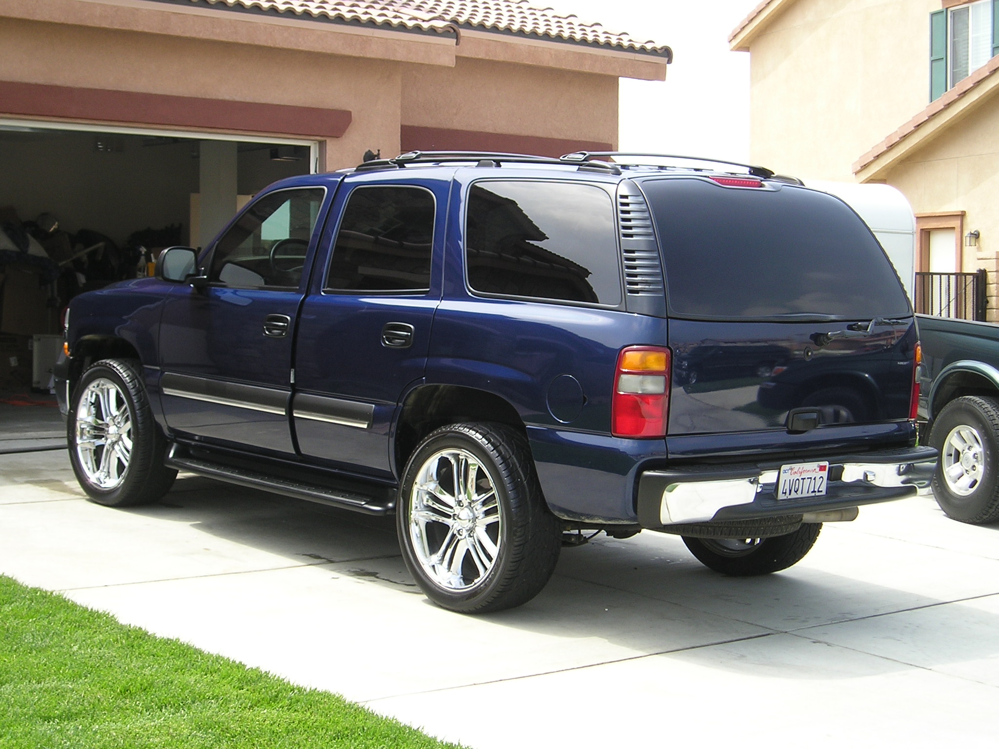 02' Tahoe (mini detail)