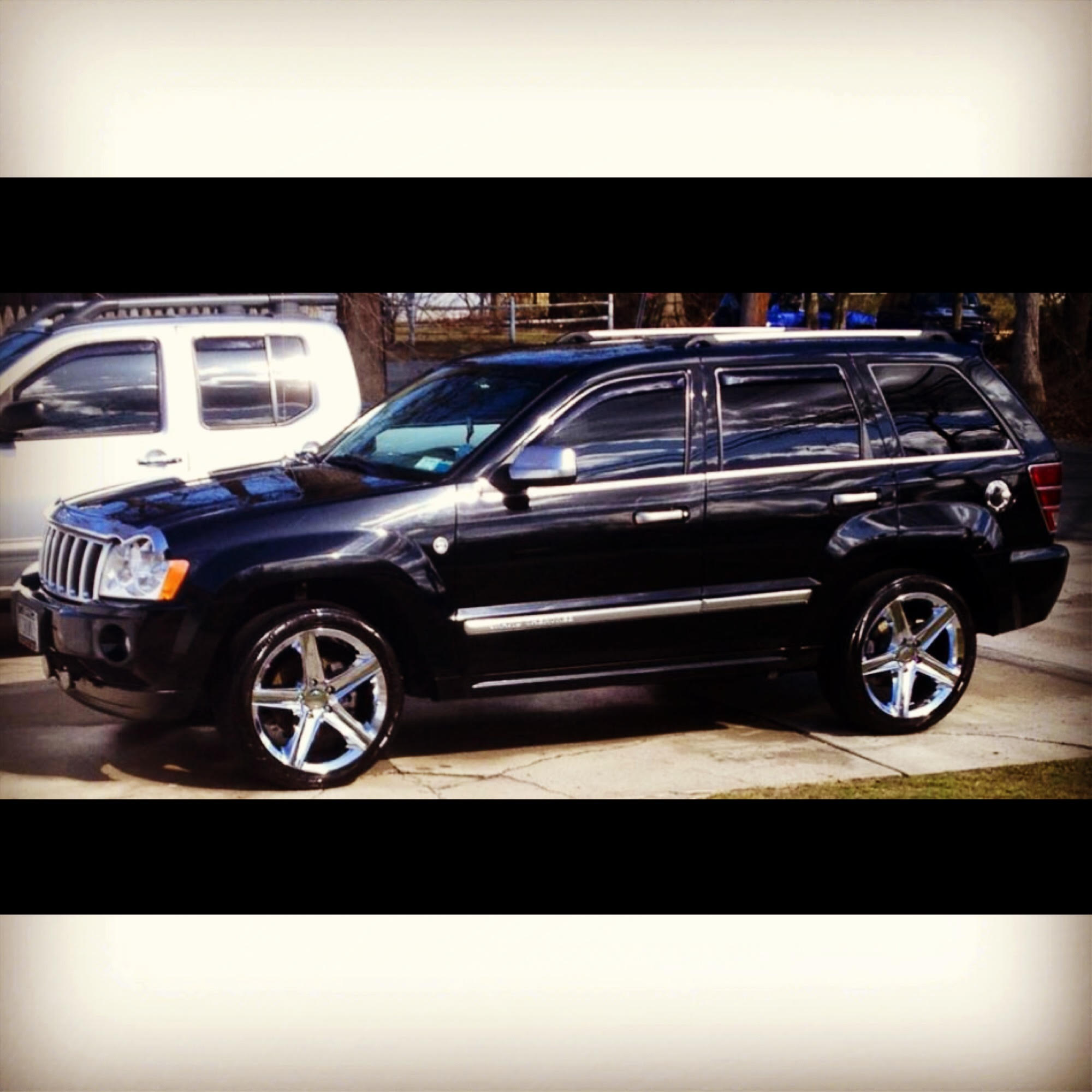 Random pic of my @006 Jeep Grand Cherokee Overland